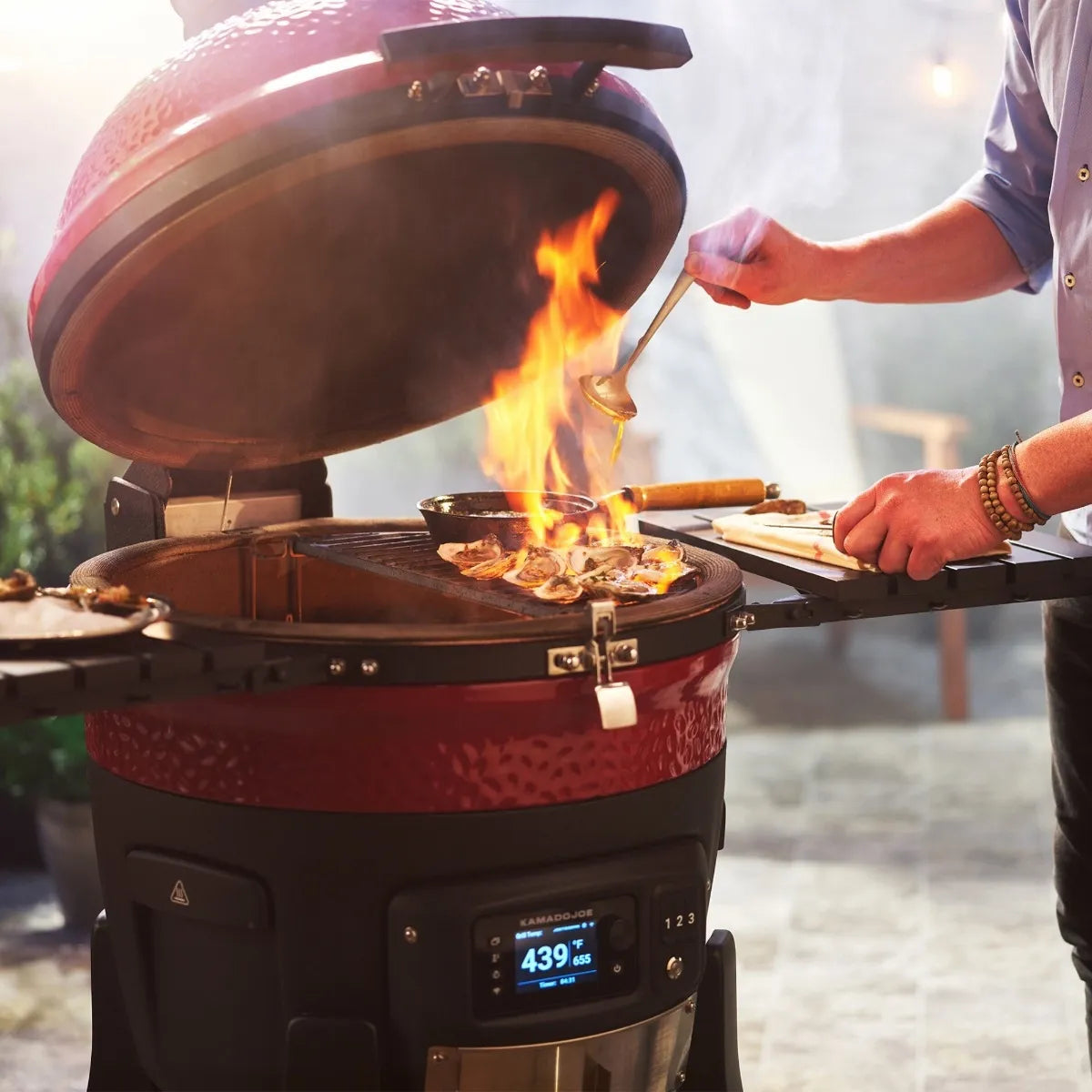 Kamado Joe Konnected Joe barbecue
